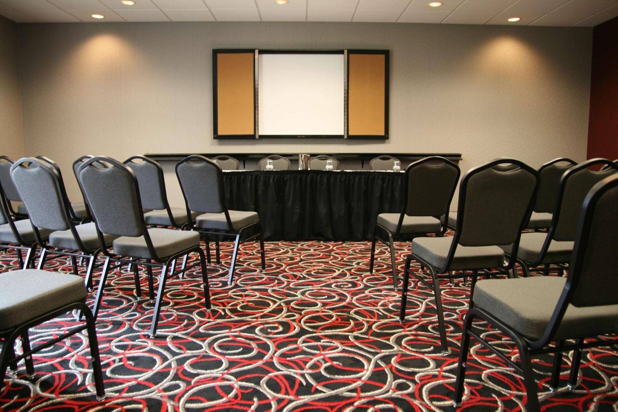 Hotel Homewood By Hilton Leesburg